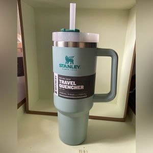 NWT 40oz Stanley Cup